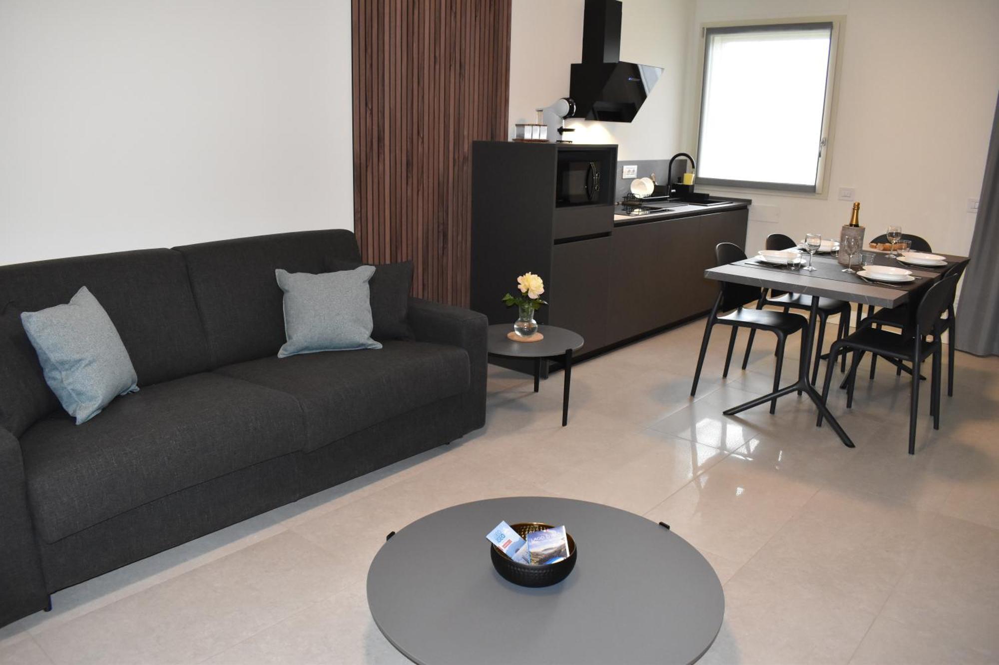 Baia Delle Rose Via Roma 111 Apartment Costa Volpino Luaran gambar