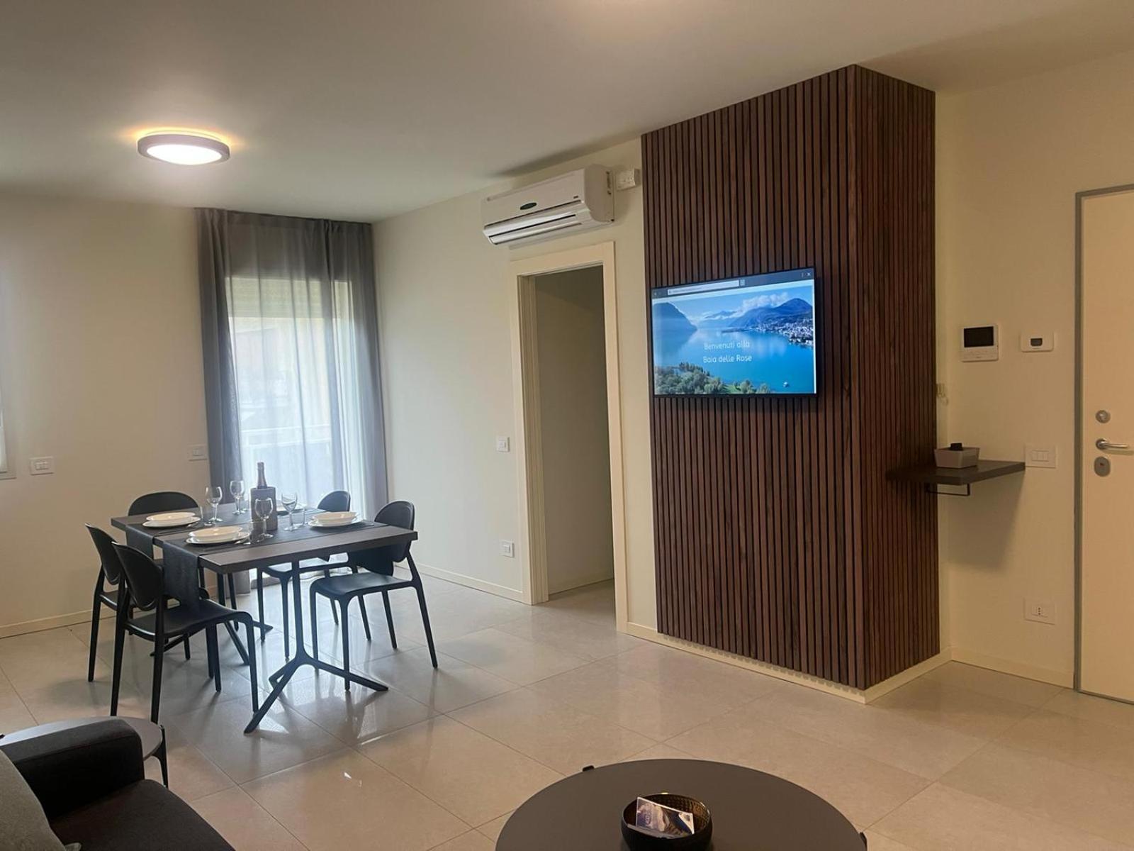 Baia Delle Rose Via Roma 111 Apartment Costa Volpino Bilik gambar