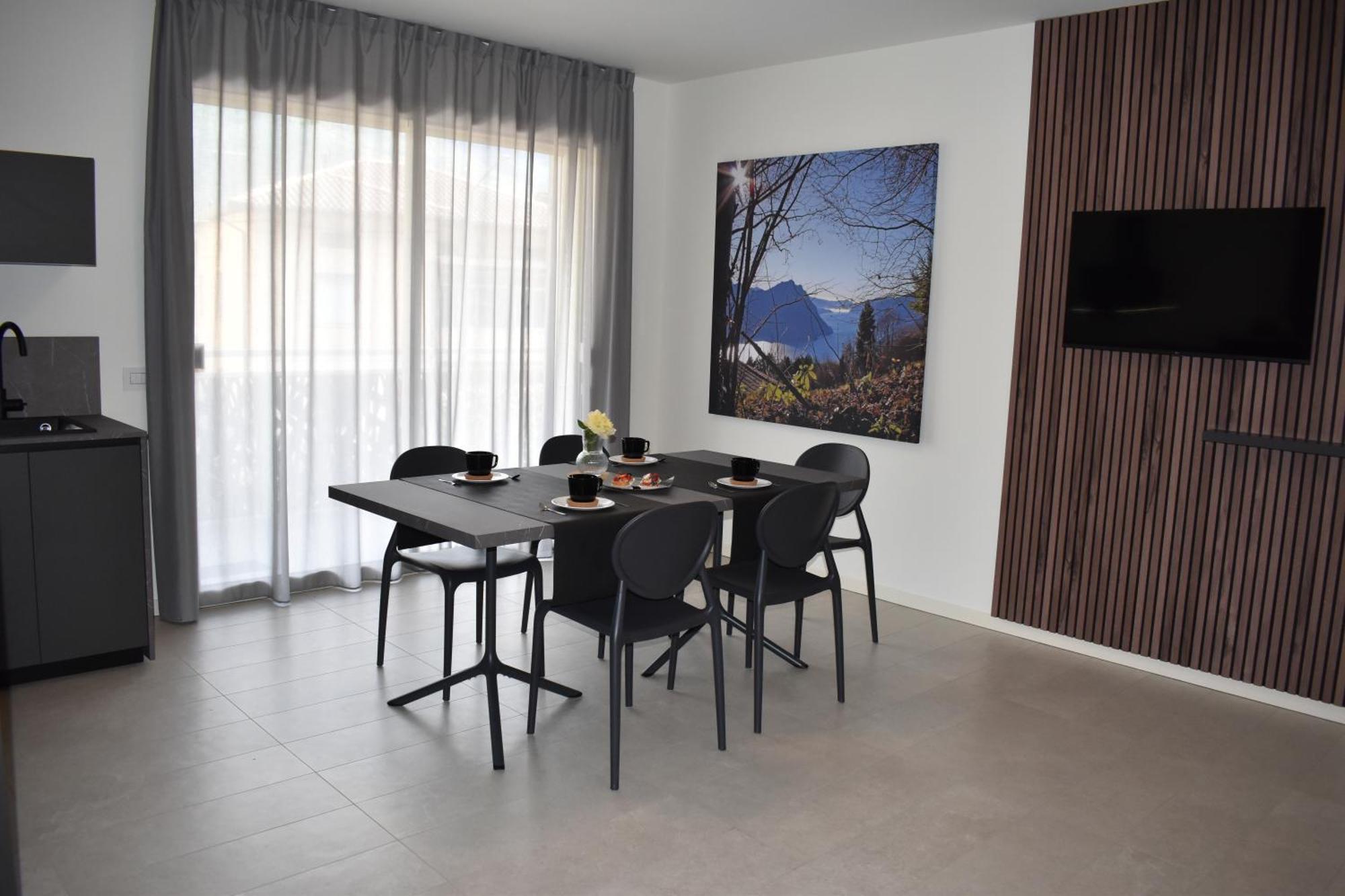 Baia Delle Rose Via Roma 111 Apartment Costa Volpino Luaran gambar