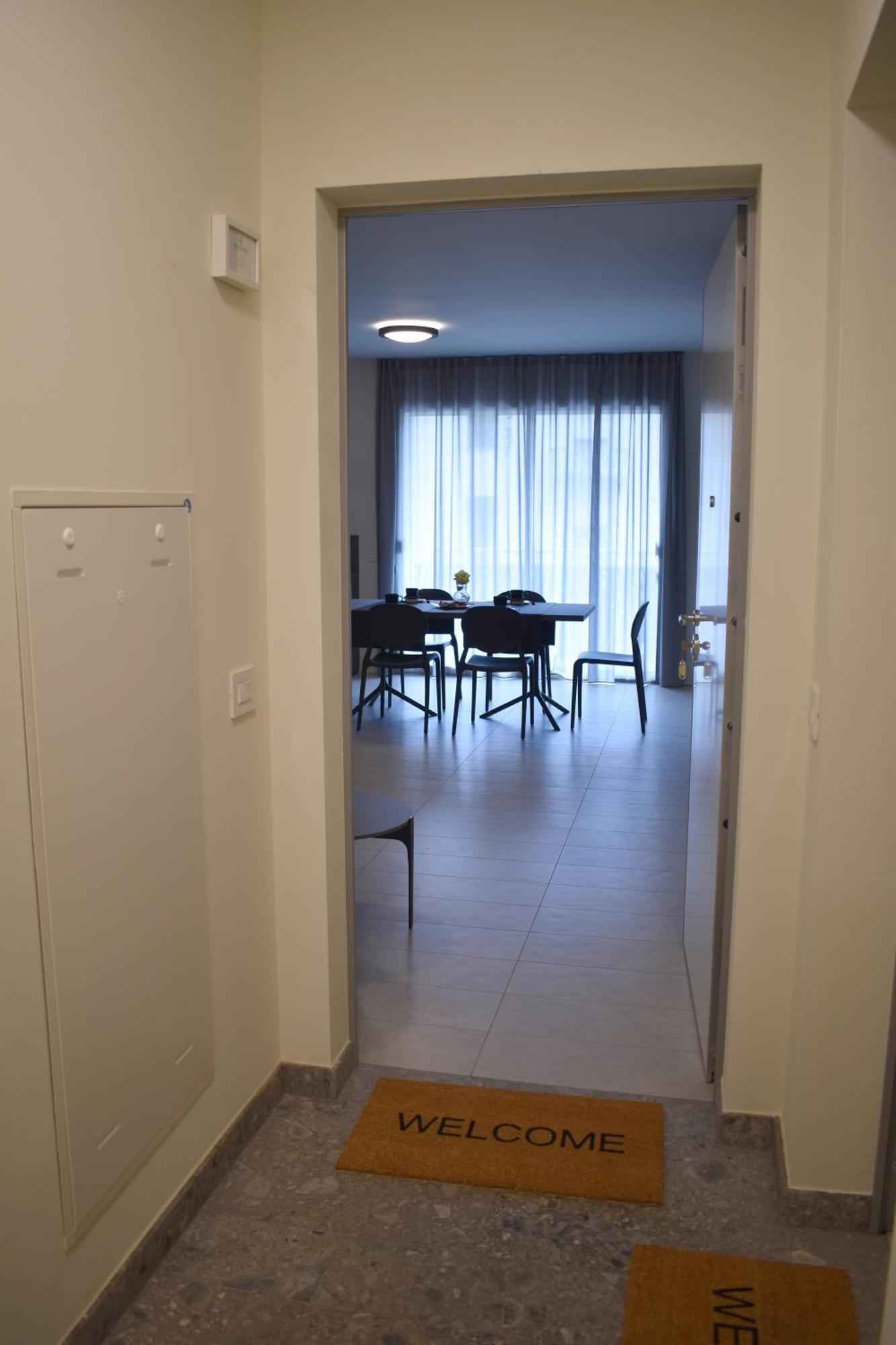 Baia Delle Rose Via Roma 111 Apartment Costa Volpino Bilik gambar